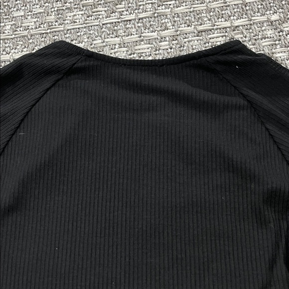 Dynamite | Long Sleeved Ribbed Open Shoulder Crop Top - Picture 7 of 8